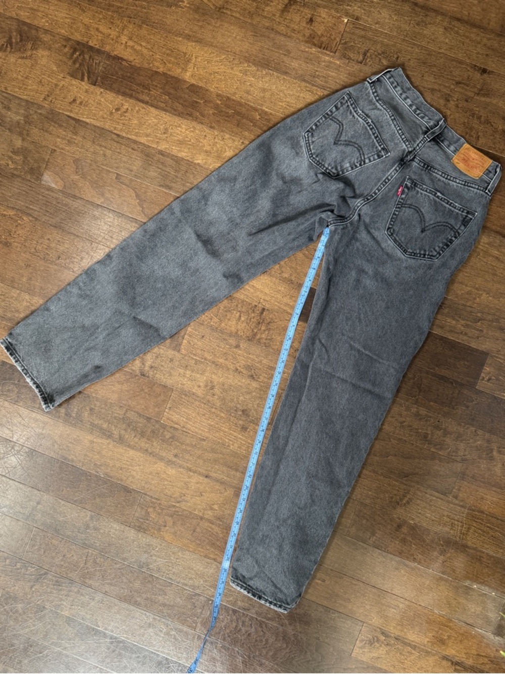 Levi’s 501 Dark Grey High-Rise Distressed Straight Leg Jeans - Picture 5 of 10